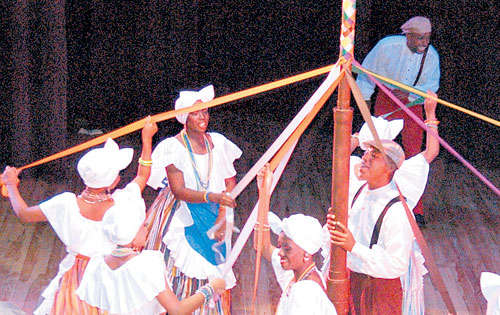 <p>Danza Palo de mayo.</p>