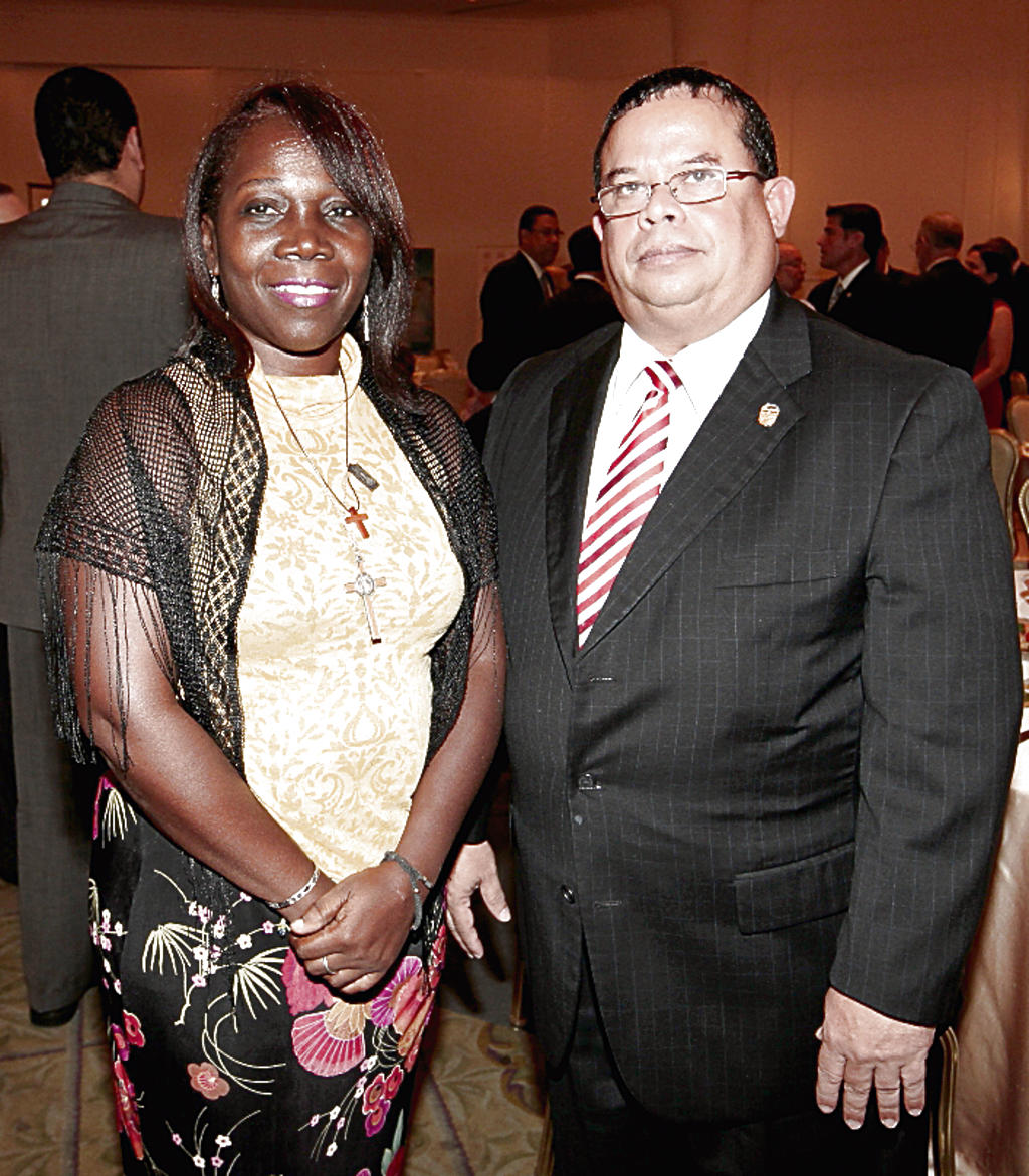 Donna Roper y Miguel Robinson. ()