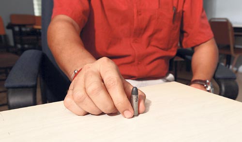 <p>Estilo. Un tiro en la frente representa un mensaje de poder y arrogancia por parte de quien lleva a cabo una ejecución. Los delincuentes, especialmente lo más jóvenes, idealizan las armas y las balas.</p>