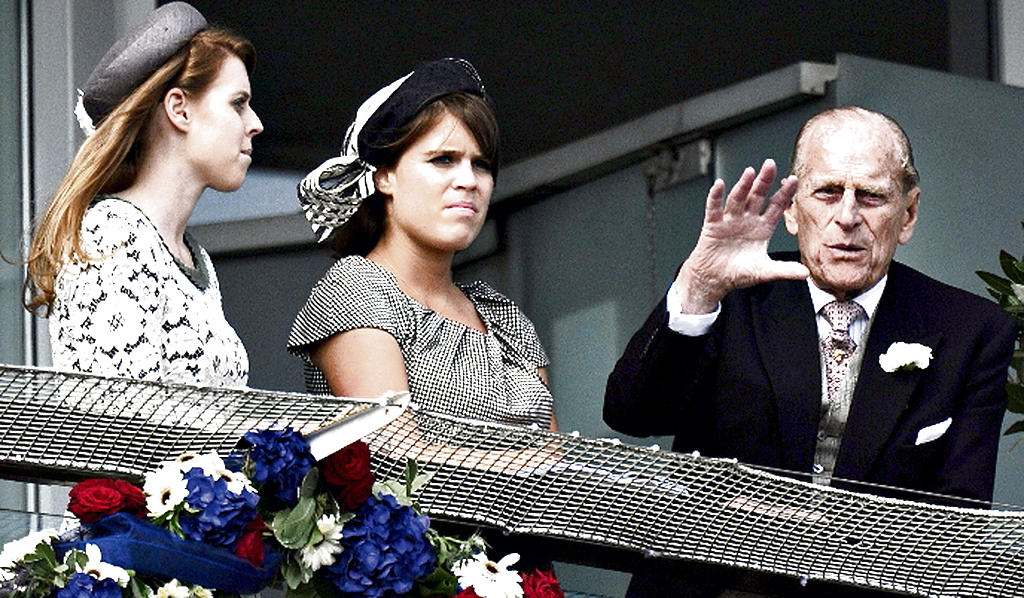 Familia. Beatriz y Eugenia de York y su abuelo Felipe.(EFE.)