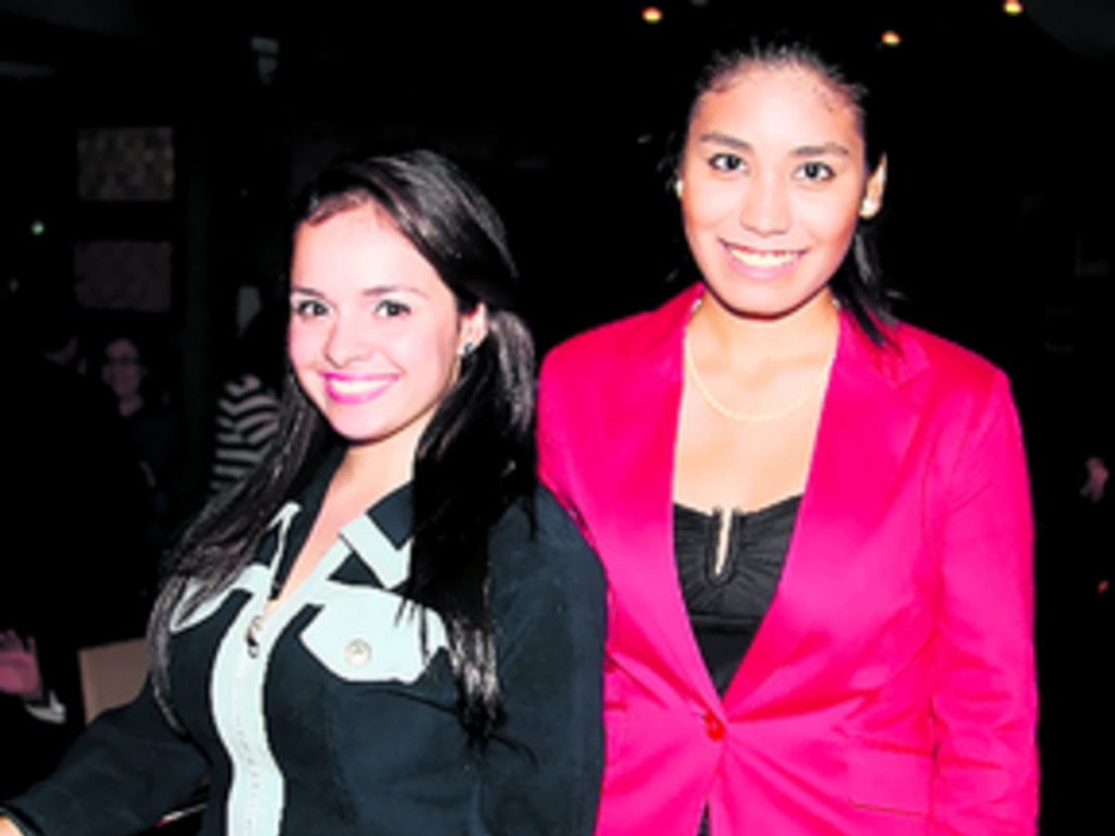 2. Daniela Cebamanos y Gissel Rocha.