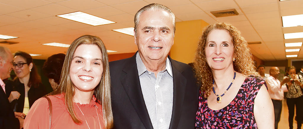 Alexandra González Revilla, Nicolás González Revilla y María Luisa González Revilla.()