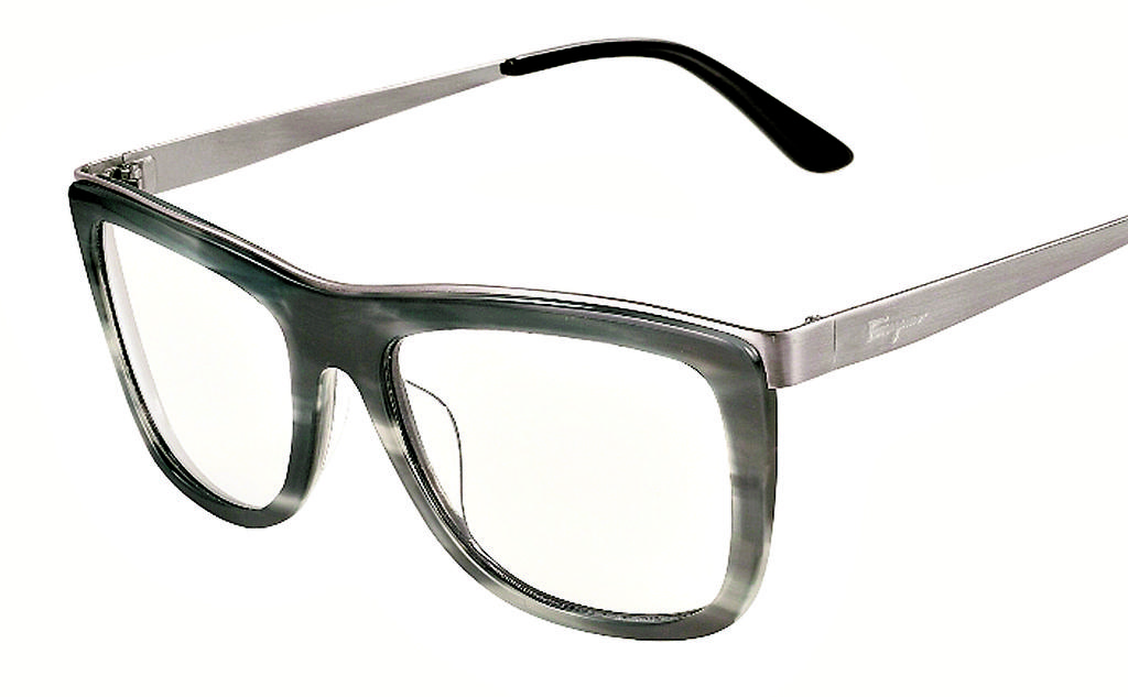 Lentes. Las gafas dependen de la forma del rostro.()