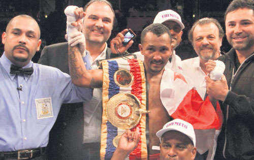 <p>De oro. Chemito pelea para Golden Boy Promotions.</p>
