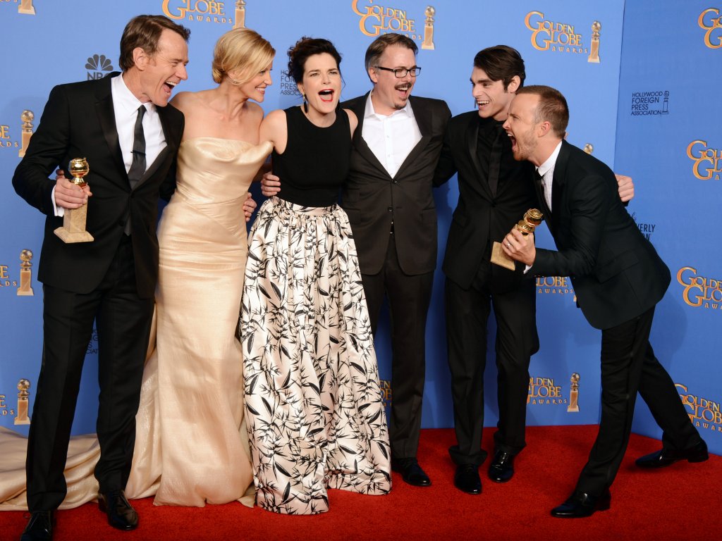 Bryan Cranston, Anna Gunn, Betsy Brandt, Vince Gilligan, RJ Mitte, y Aaron Paul. Foto/AP<br>