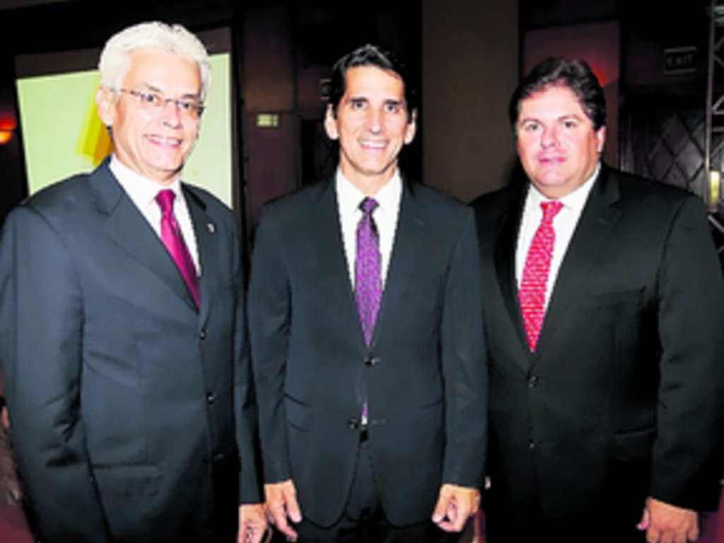 10. José Ricardo Fábrega, Rómulo Roux y Raúl Méndez.