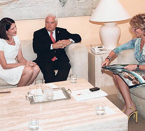 <p>Primera dama, presidente y Sra. Esperanza Aguirre, presidenta de la Comunidad de Madrid.</p>