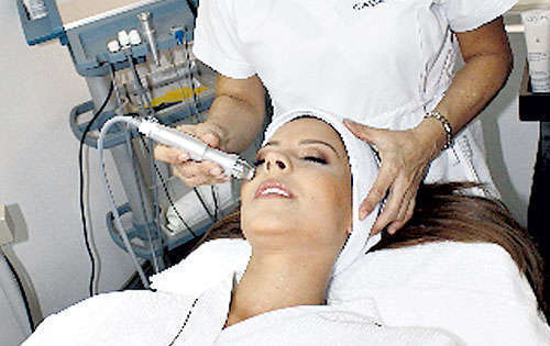 <p>Facial de cara y escote.</p>