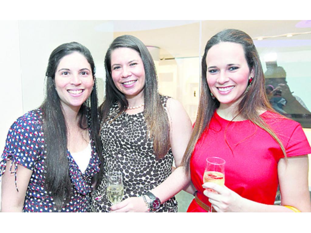 5. Adriana Cobo, Catalina Vega y María Teresa de León.