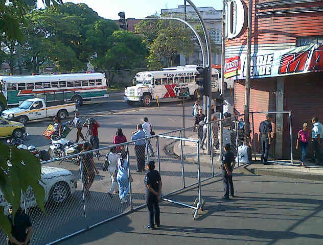 El acceso al parque así como calles L, 15. Foto/Víctor Arosemena<br>