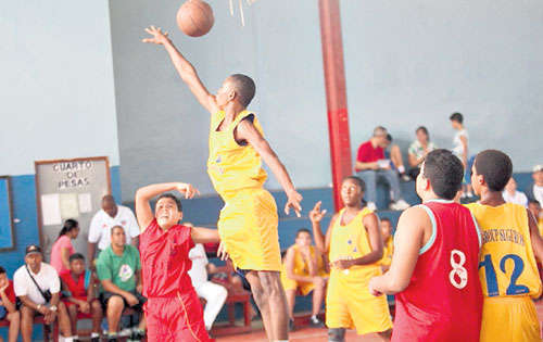 <p>Sub 15. Partido entre la Academia y el Enrico Fermi (rojo).</p>