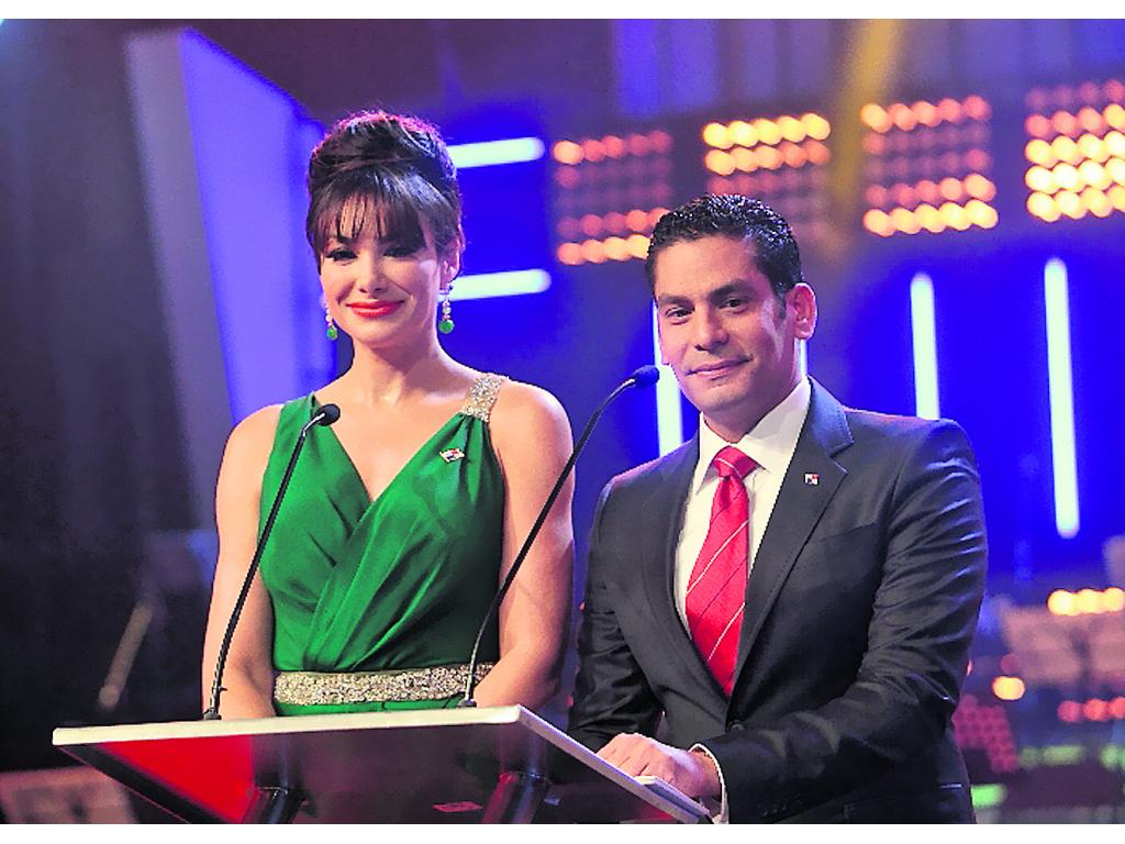 Presentadores. Patricia de León e Ismael Cala. ()