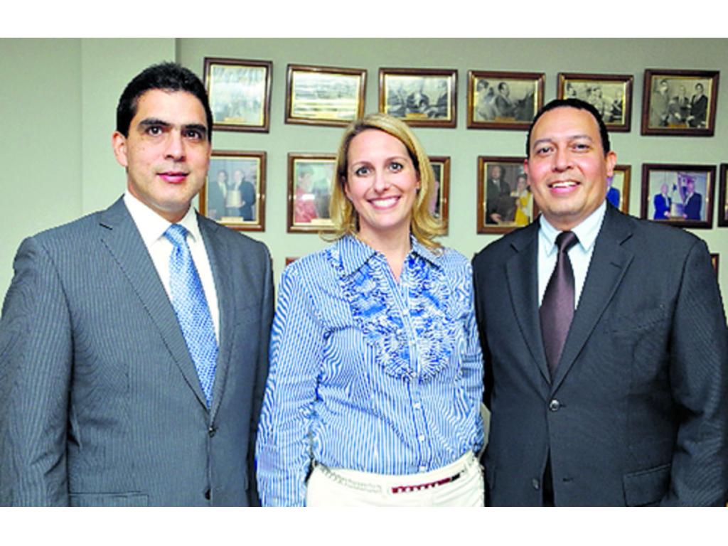 2. Marcos Moreno, Raquel Robleda y Carlos Guzmán.