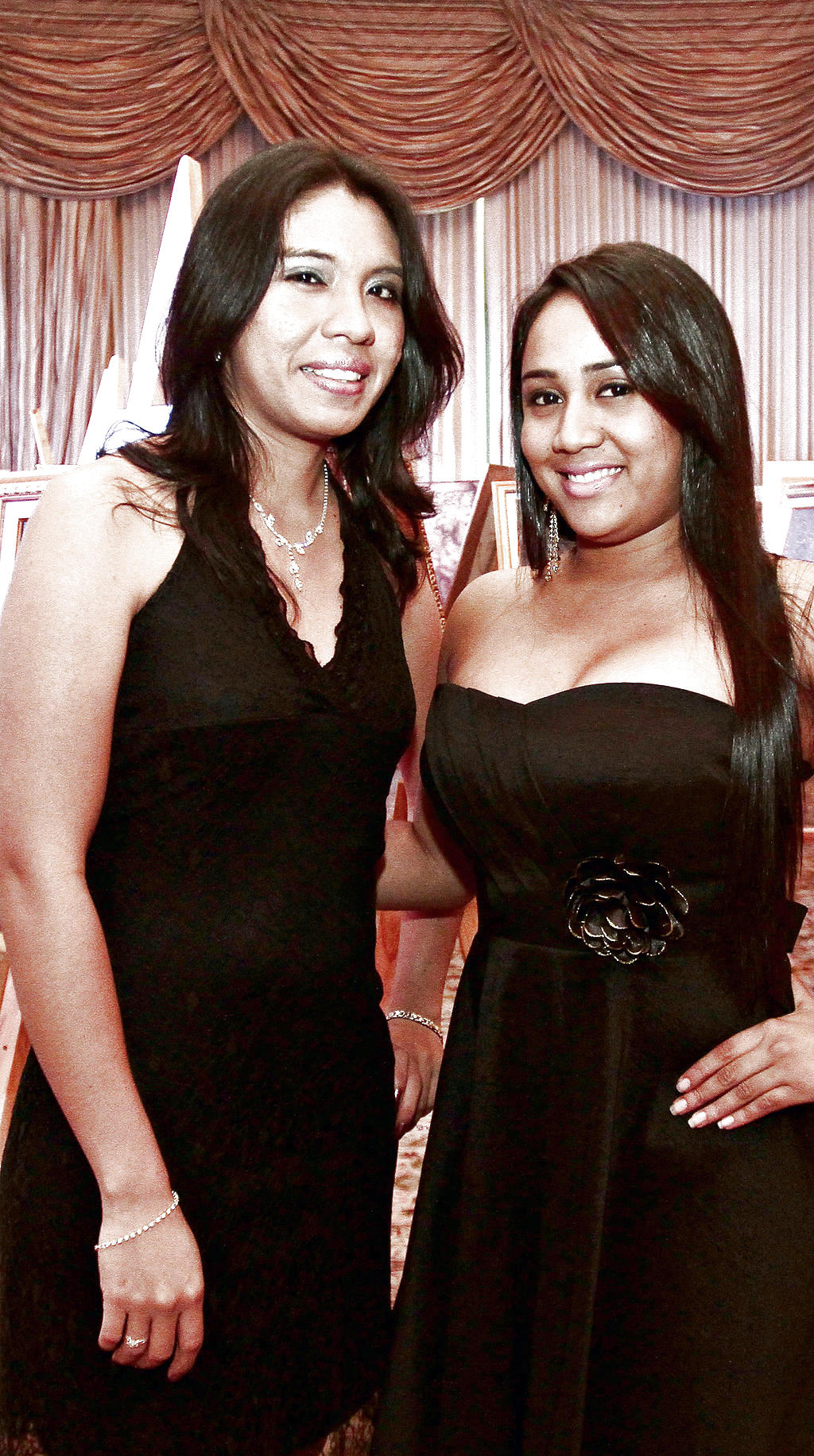 Lisseth Fuentes y Anais Urbina.()