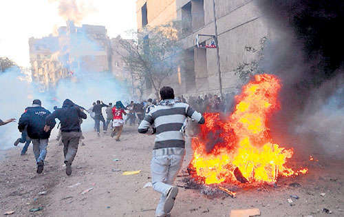 <p>Coraje. Desafían las barricadas y los gases lacrimógenos.</p>