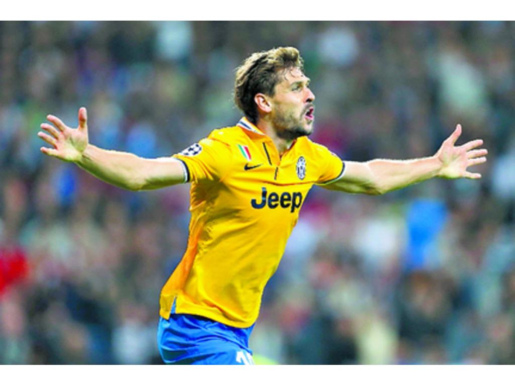 Fernando Llorente fue ovacionado en su regreso al Bernabéu.(AP)
