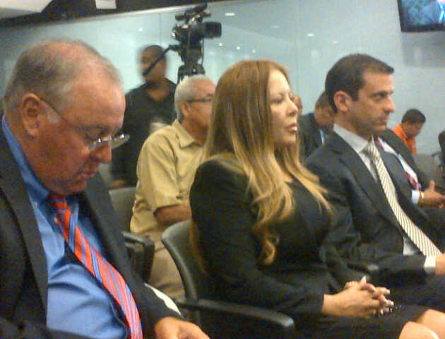 Alberto Vallarino (primera plana), Lourdes Castillo (c) y Henri Mizrachi. Foto/Víctor Arosemena<br>