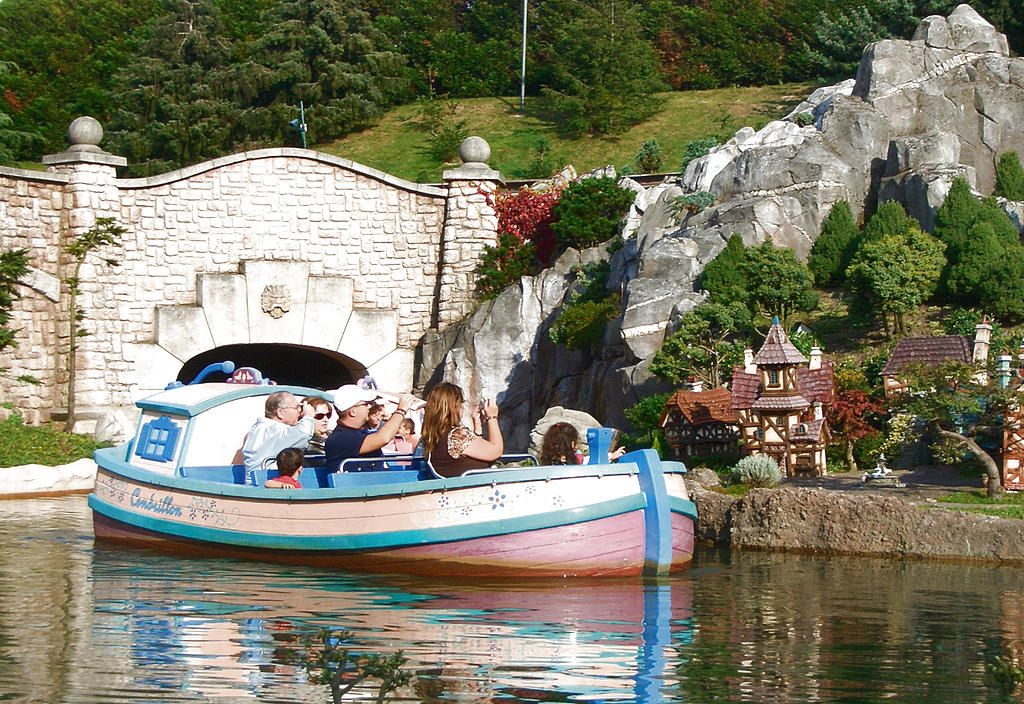 Fantasyland. Un lugar con encanto que te rodea.(Umeumezo/Wikimedia Commons)