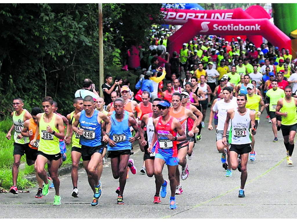 Pelotón. El arranque de la carrera se dio a las 7:00 a.m.(Andrés Villa)