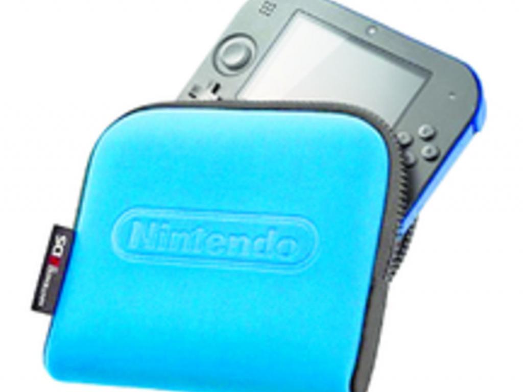 Las pantallas tienen el mismo tamaño que las de la 3DS, y los botones están colocados para que puedas acceder a ellos con facilidad. La consola portátil está disponible en colores negro con rojo o azul, y blanco con rojo.