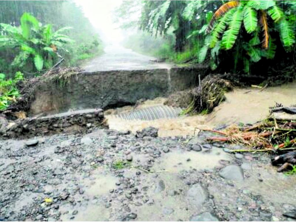 Estragos. Un vado colapsó en Chiriquí. (José Vásquez)