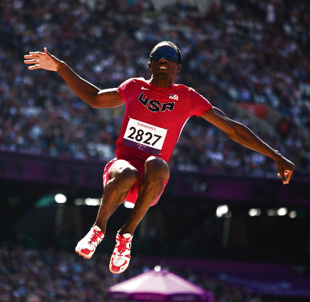 Tenaz. Tanner Gers compite en el salto largo.(AP)