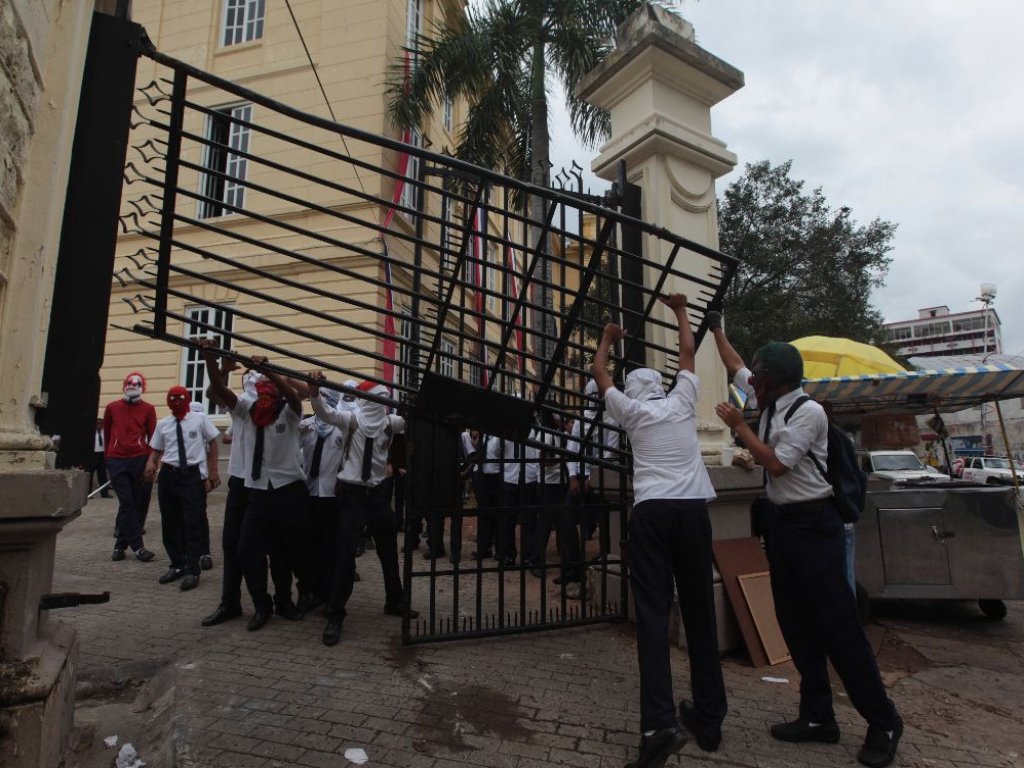 Protestas en el Instituto. Foto/Erick Barrios<br>