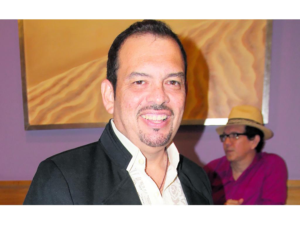 Talento nacional. Visuetti con sus elegantes vestuarios.()