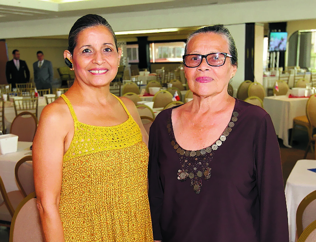 Nedelka Athanasiadis de Aguilera y Nisla Sáez.()