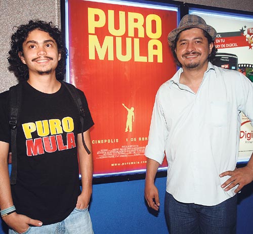 <p>Enrique Pérez y su colega Daneri Gudiel</p>