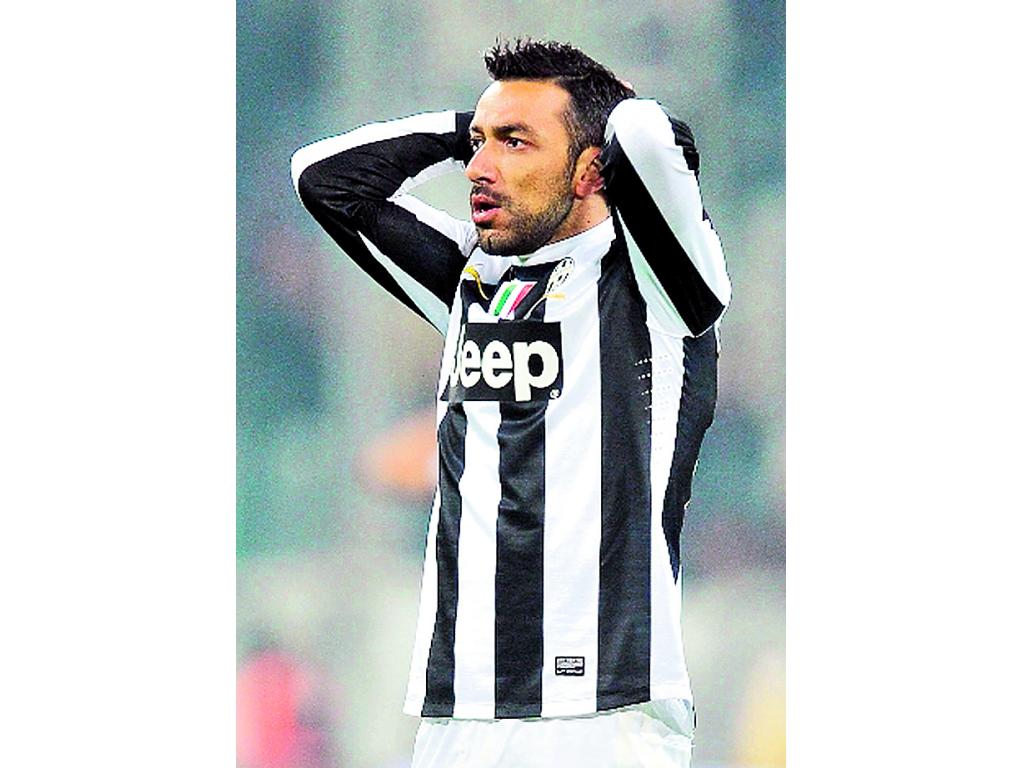 Quagliarella se lamenta.(AP)