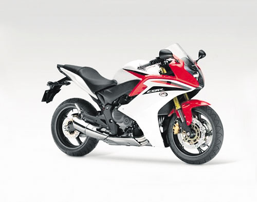 <p>Motor: 600 cc</p>