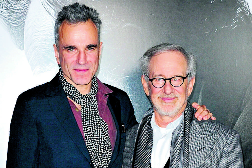 Daniel Day-Lewis junto al astro del cine, el director Steven Spielberg.(Archivo)