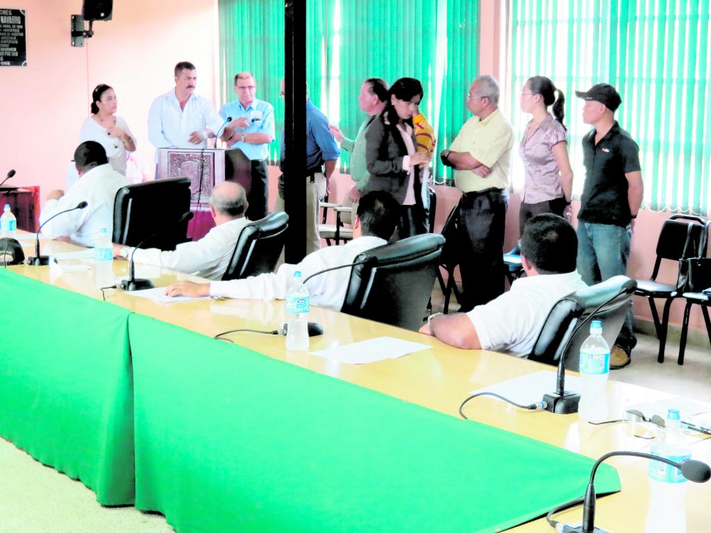 Defensa. Los afectados se presentaron en el Concejo.(Damaris Flores.)