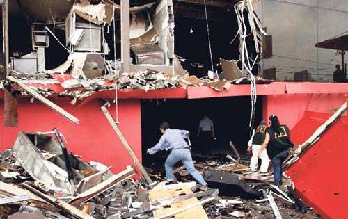 <p>Dolor. Unas 52 personas murieron en el incendio del casino Royale.</p>