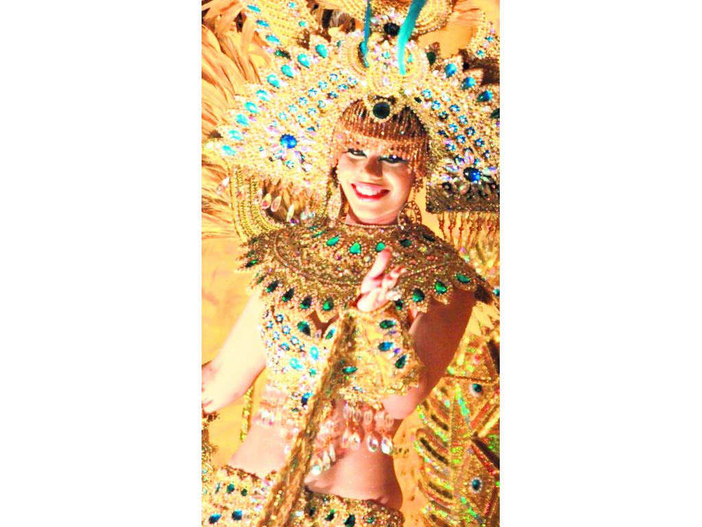 Ana Gabriela con una alegoría inspirada en el filme Cleopatra.()
