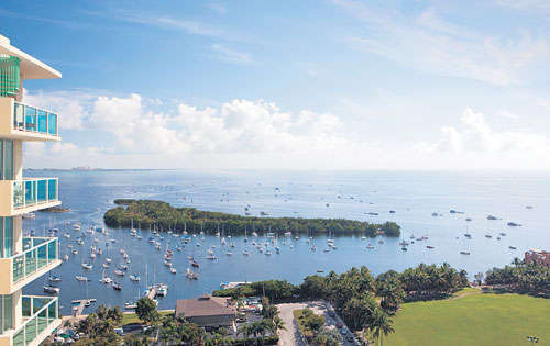 <p>El Sonesta Bayfront Hotel destaca por su céntrica ubicación; cerca de zonas comerciales, la bahía y Coral Gables.</p>