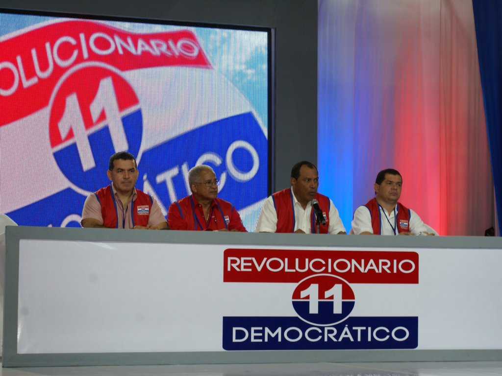 Miembros del Comisión Nacional de Elecciones (CNE) del PRD.