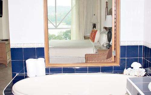 <p>Rincones. Disfruta del efecto de levantarte con el ruido tenue y agradable de la naturaleza.</p>