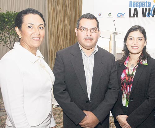 <p>Yolanda Block, Javier Guzmán y Natani Fernández.</p>