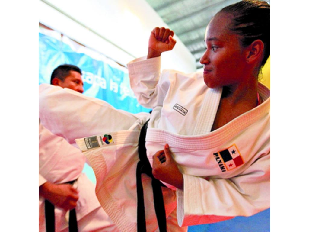 Alumnos que forman parte de la academia Shotokan Ryu Karate Do.(Alberto Ortega)