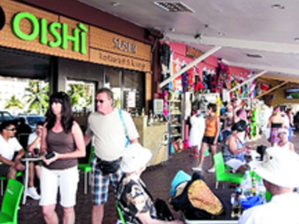 El restaurante Oishi Sushi ofrece un amplio menú de sushi preparado con distintos ingredientes. Además, platillos como el Yakitori de pollo y el Yakisoba de langostino. Reservaciones: 447-1222