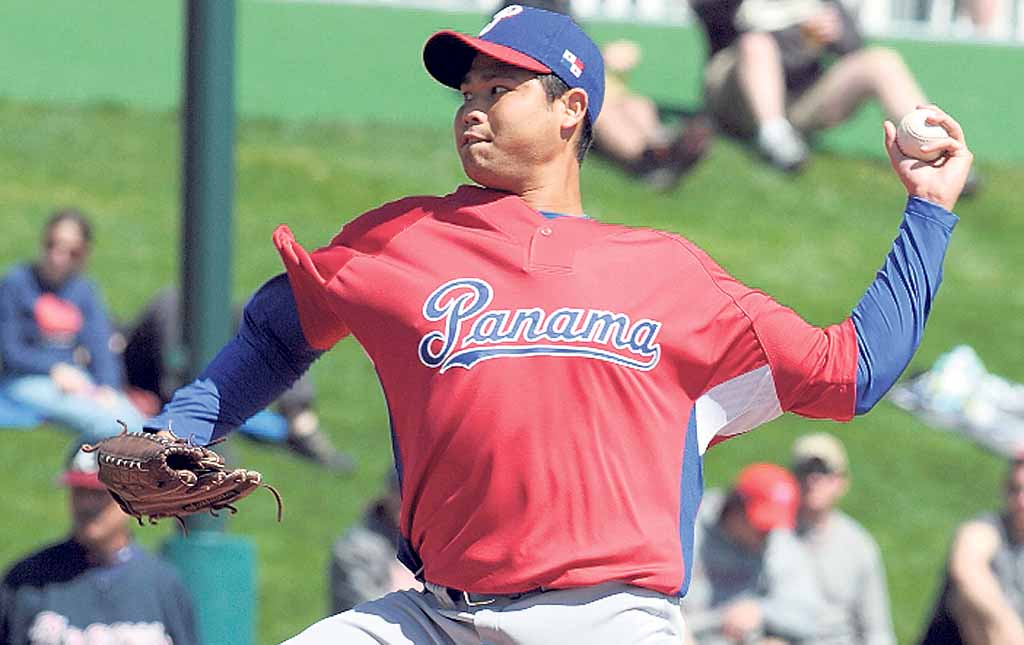 <p>Tirador. Bruce Chen ha jugado en los dos clásicos. </p>