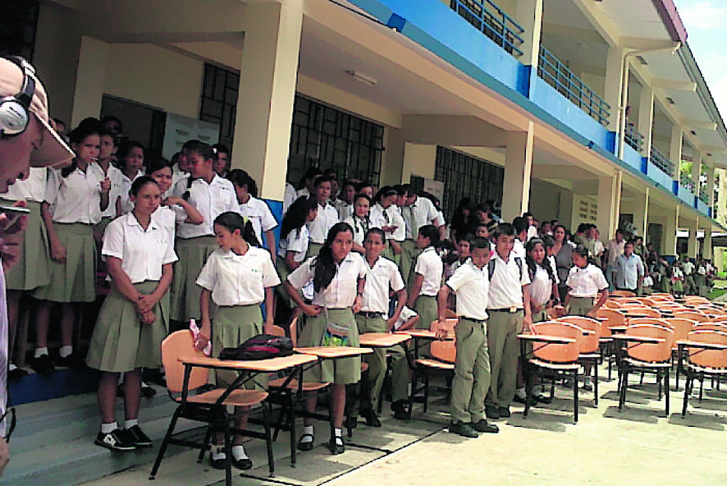Colegios. Siete fueron habilitados para las reválidas.(Esther Rodríguez)