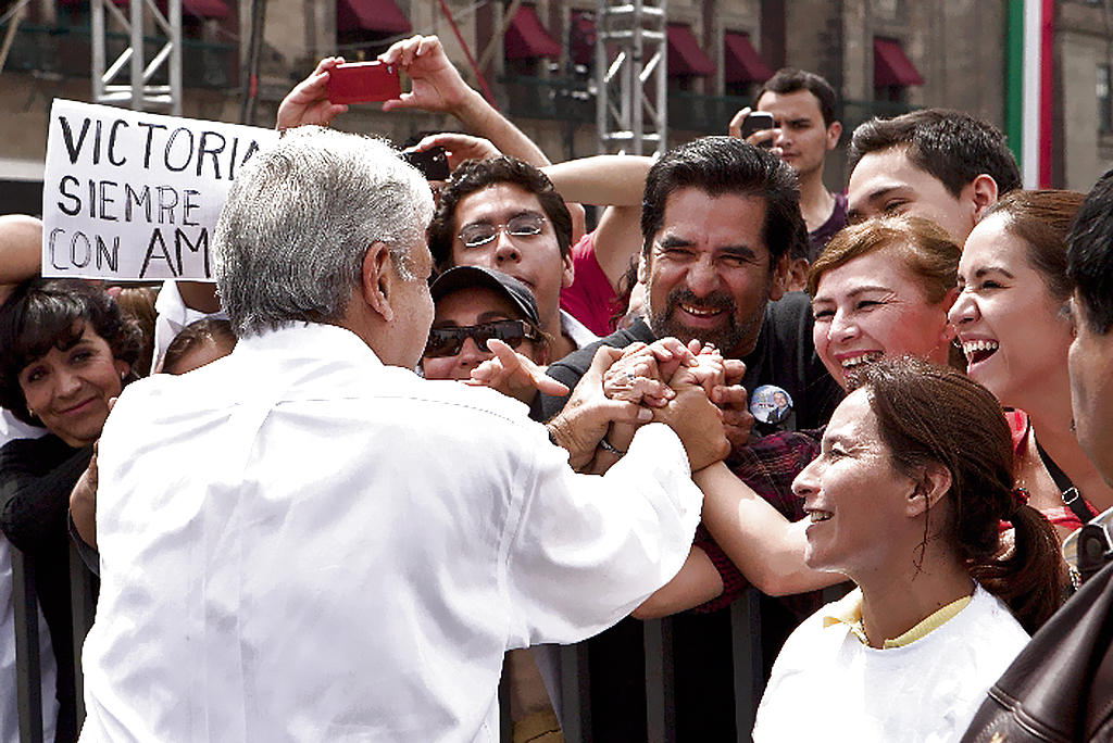 Apoyo. Los seguidores apoyaron el llamado a la rebelión.(EFE)