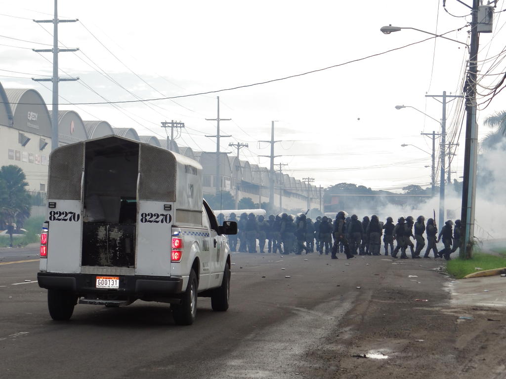 La policía se ha tomado Colón. Foto: Delfia Cortez<br>