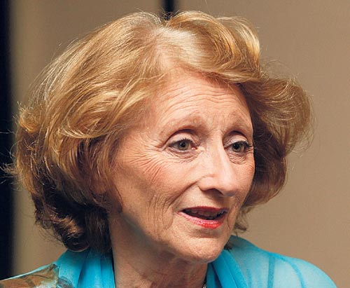 <p>Diseñadora. Helene Breebaart presentó su colección de mariposas 2011.</p>