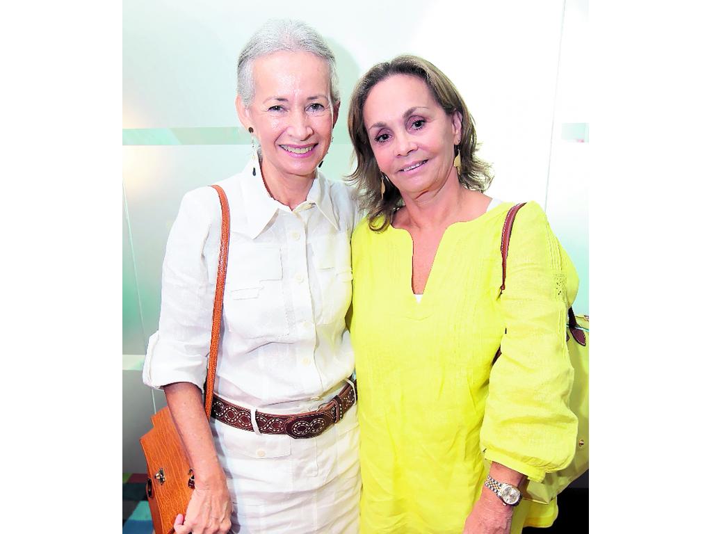 Gloria de Cambefort y María Elena de Arias.()