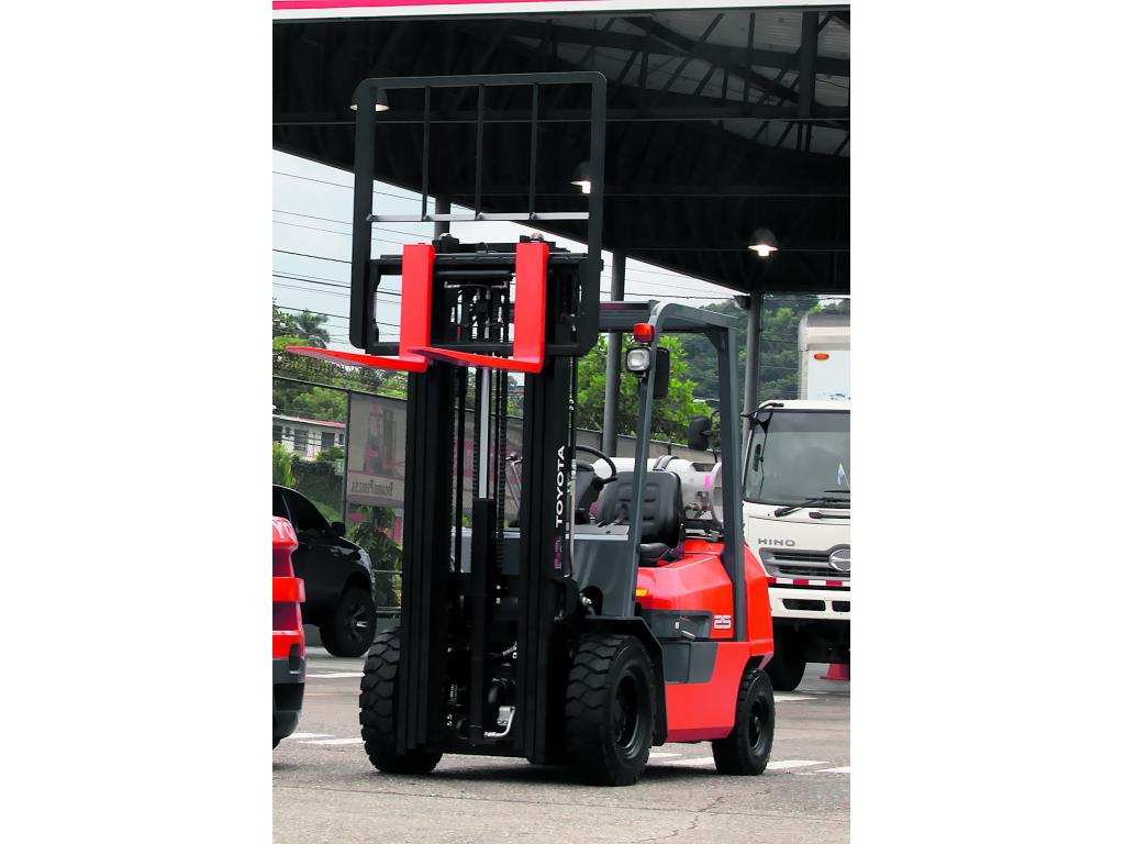Montacargas Toyota Serie Z()
