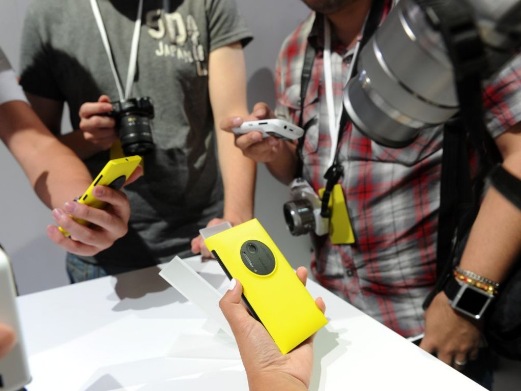 El Nokia 1020 tiene una cámara de 41 megapíxeles. Foto/AP.<br>